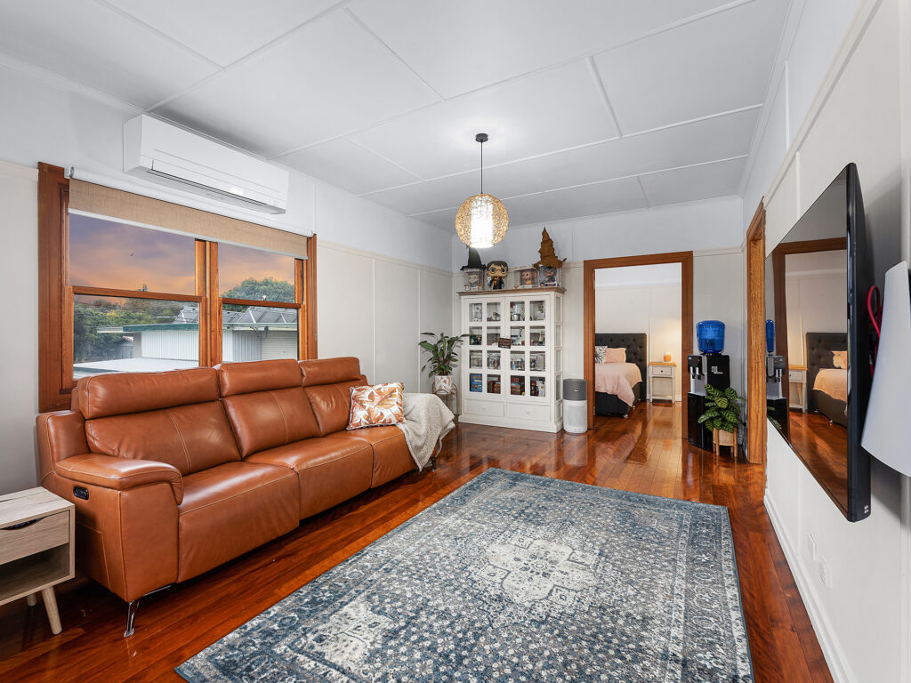 5 Chermside Road, Eastern Heights, QLD 4305