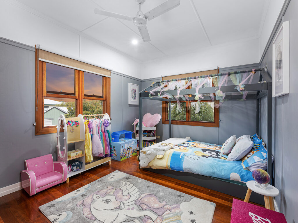 5 Chermside Road, Eastern Heights, QLD 4305