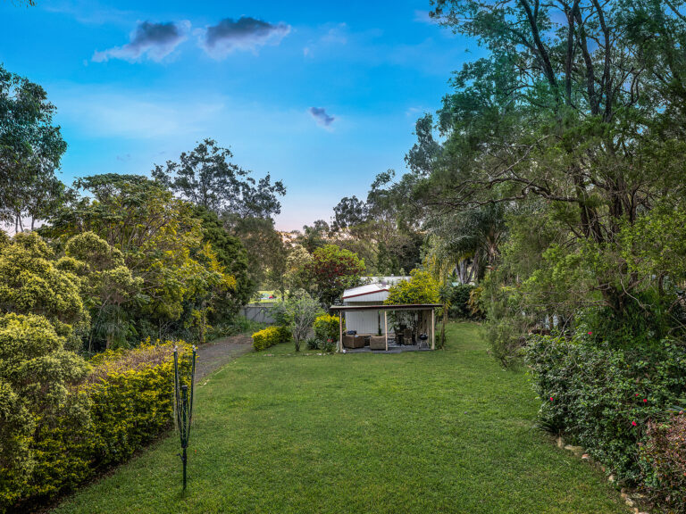 15 Vineyard Street, One Mile, QLD 4305