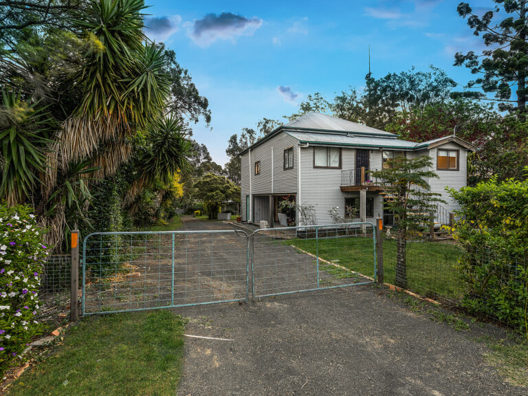 15 Vineyard Street, One Mile, QLD 4305