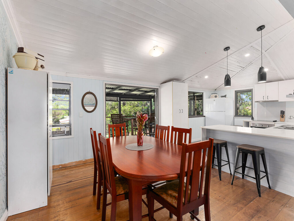 15 Vineyard Street, One Mile, QLD 4305