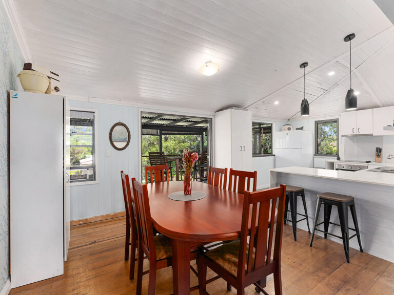 15 Vineyard Street, One Mile, QLD 4305