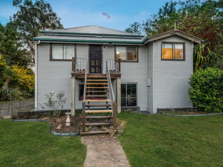 15 Vineyard Street, One Mile, QLD 4305