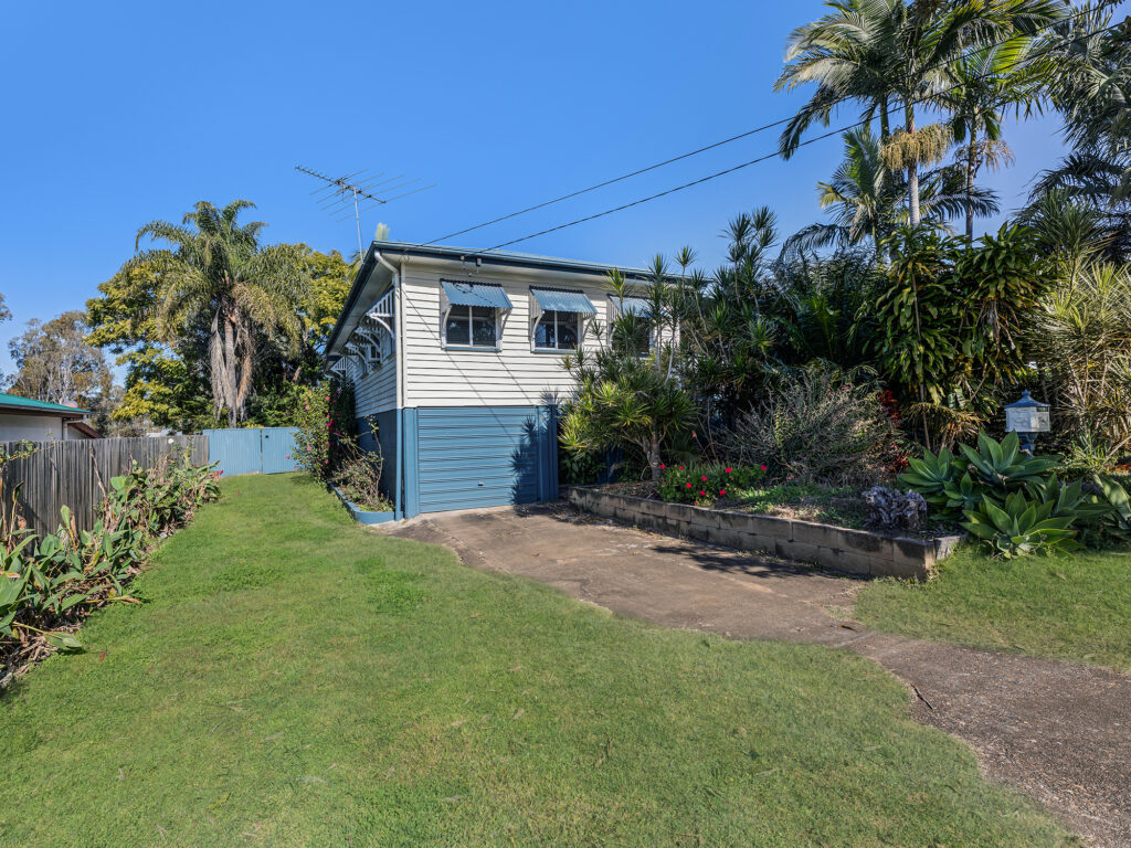 4 Woodford Street, One Mile, QLD 4305
