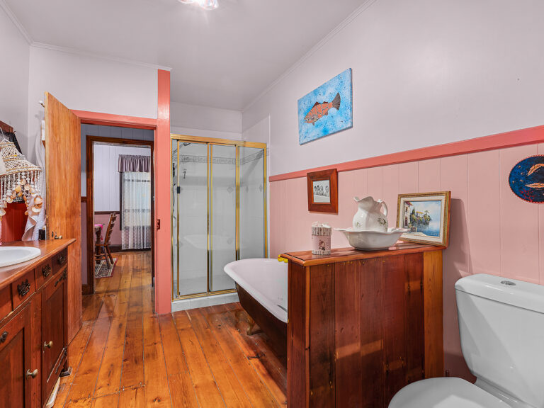 4 Woodford Street, One Mile, QLD 4305