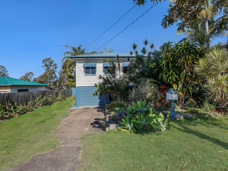 4 Woodford Street, One Mile, QLD 4305