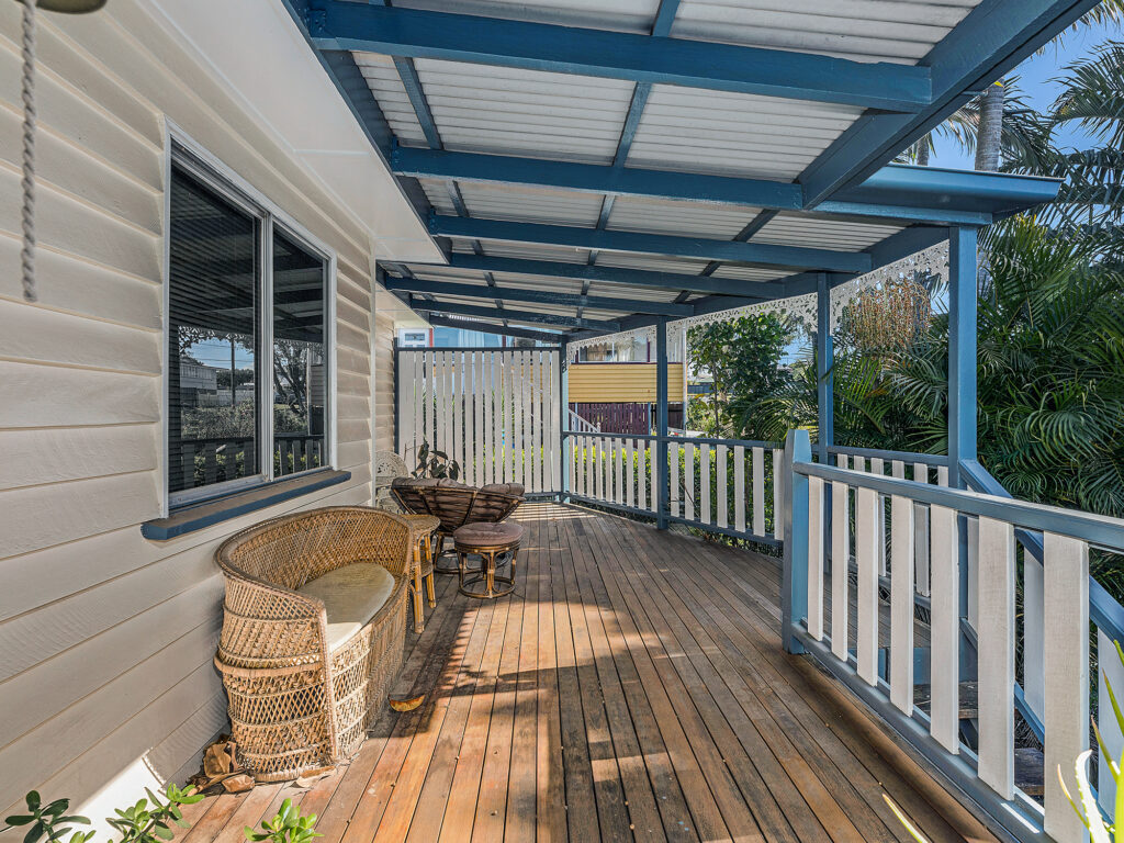 4 Woodford Street, One Mile, QLD 4305