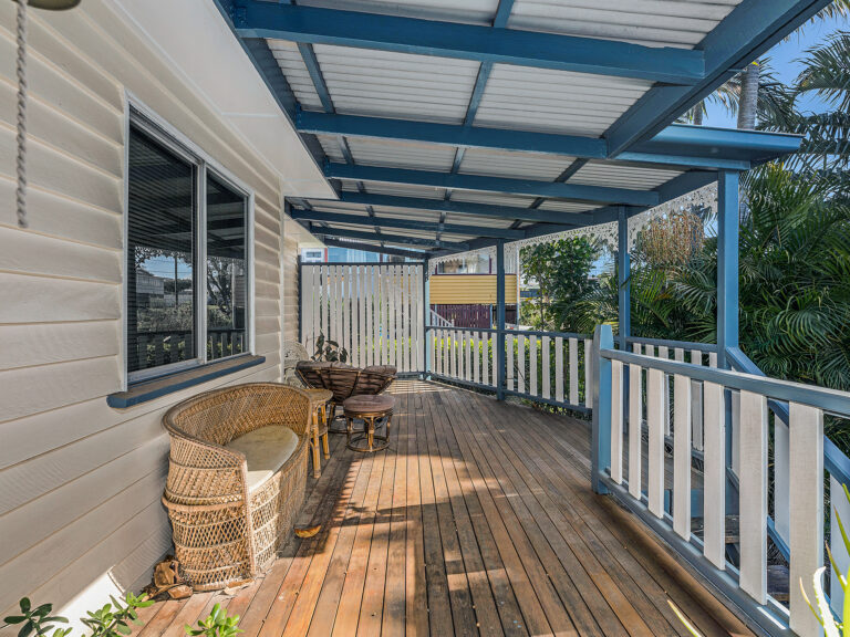 4 Woodford Street, One Mile, QLD 4305
