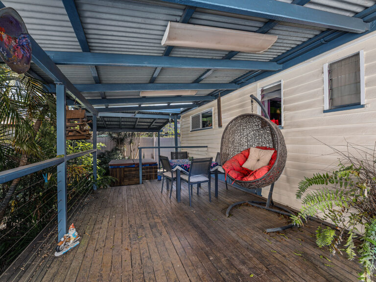 4 Woodford Street, One Mile, QLD 4305