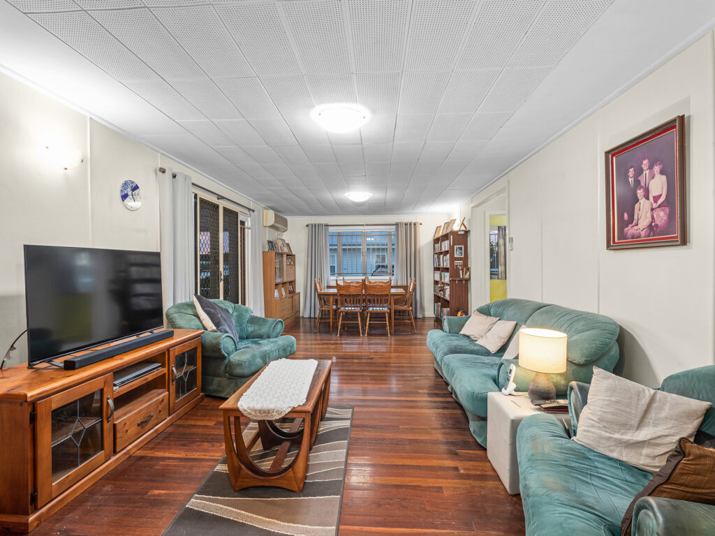 122 Lobb Street, Churchill, QLD 4305