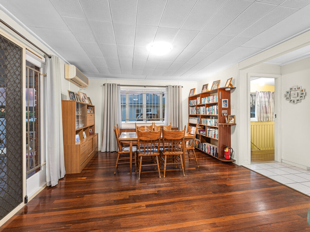 122 Lobb Street, Churchill, QLD 4305