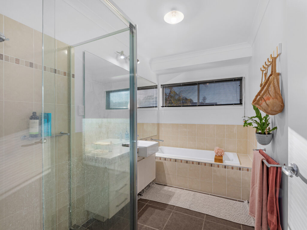 8 Kallatina Terrace, Karalee, QLD 4306
