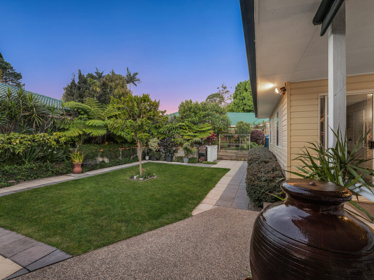 18 Amara Crescent, Forest Lake, QLD 4078