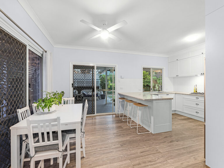 18 Amara Crescent, Forest Lake, QLD 4078
