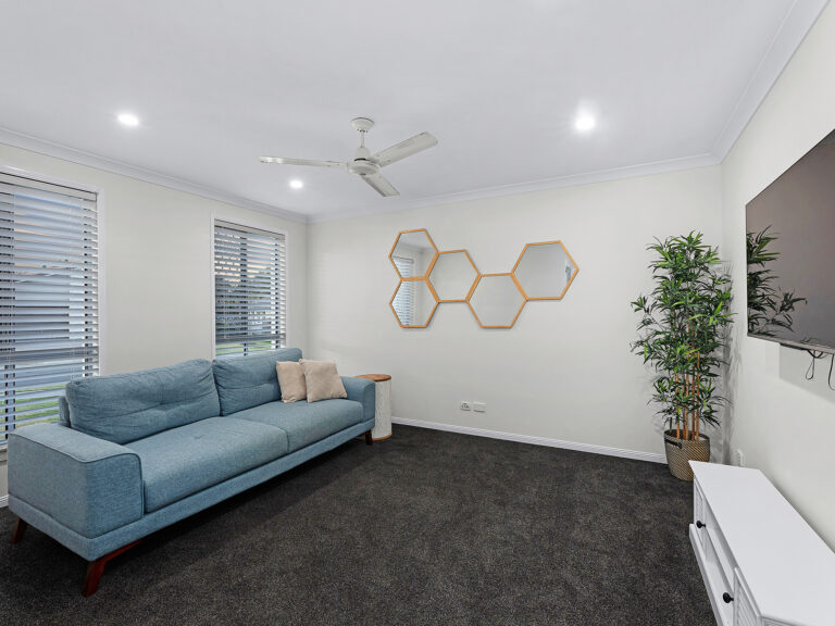 3 Fred Pham Crescent, Doolandella, QLD 4077