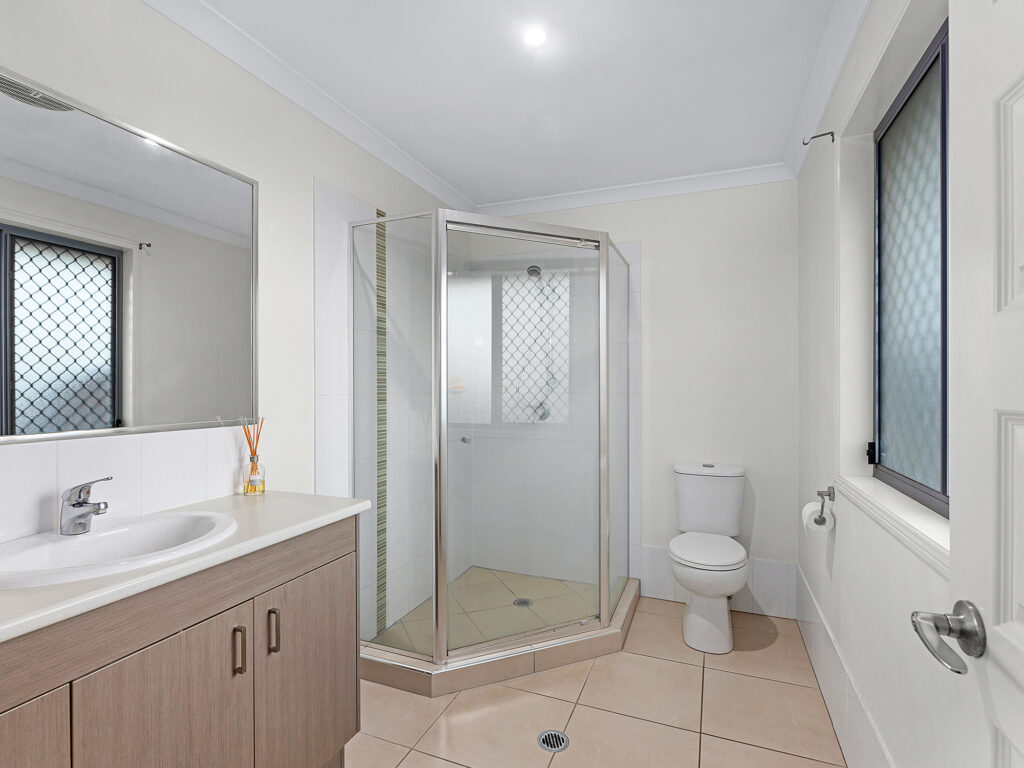 3 Fred Pham Crescent, Doolandella, QLD 4077
