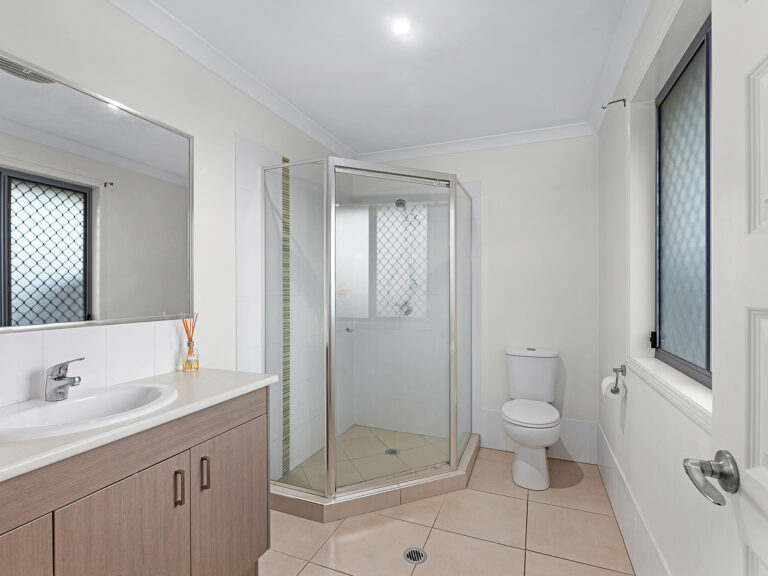 3 Fred Pham Crescent, Doolandella, QLD 4077