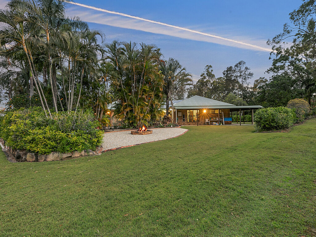 521 – 523 Junction Road, Barellan Point, QLD 4306