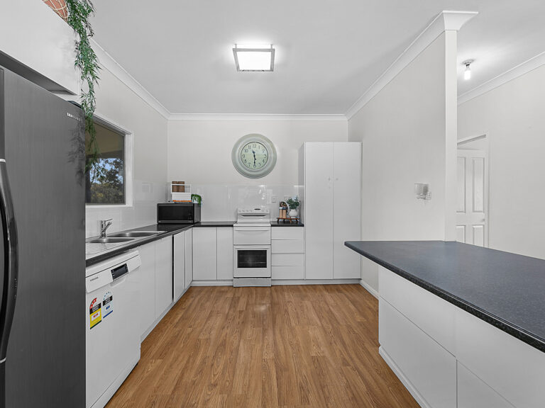 89 Cedar Road, Redbank Plains, QLD 4301