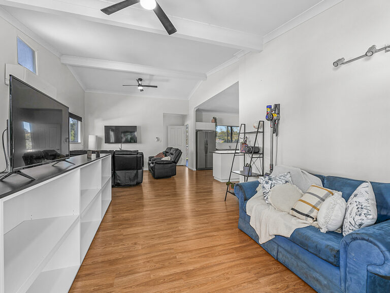 89 Cedar Road, Redbank Plains, QLD 4301