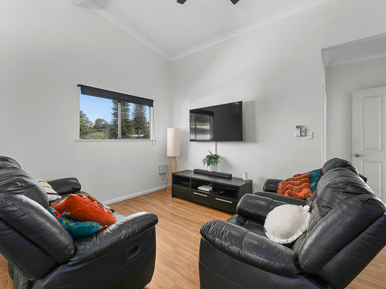 89 Cedar Road, Redbank Plains, QLD 4301