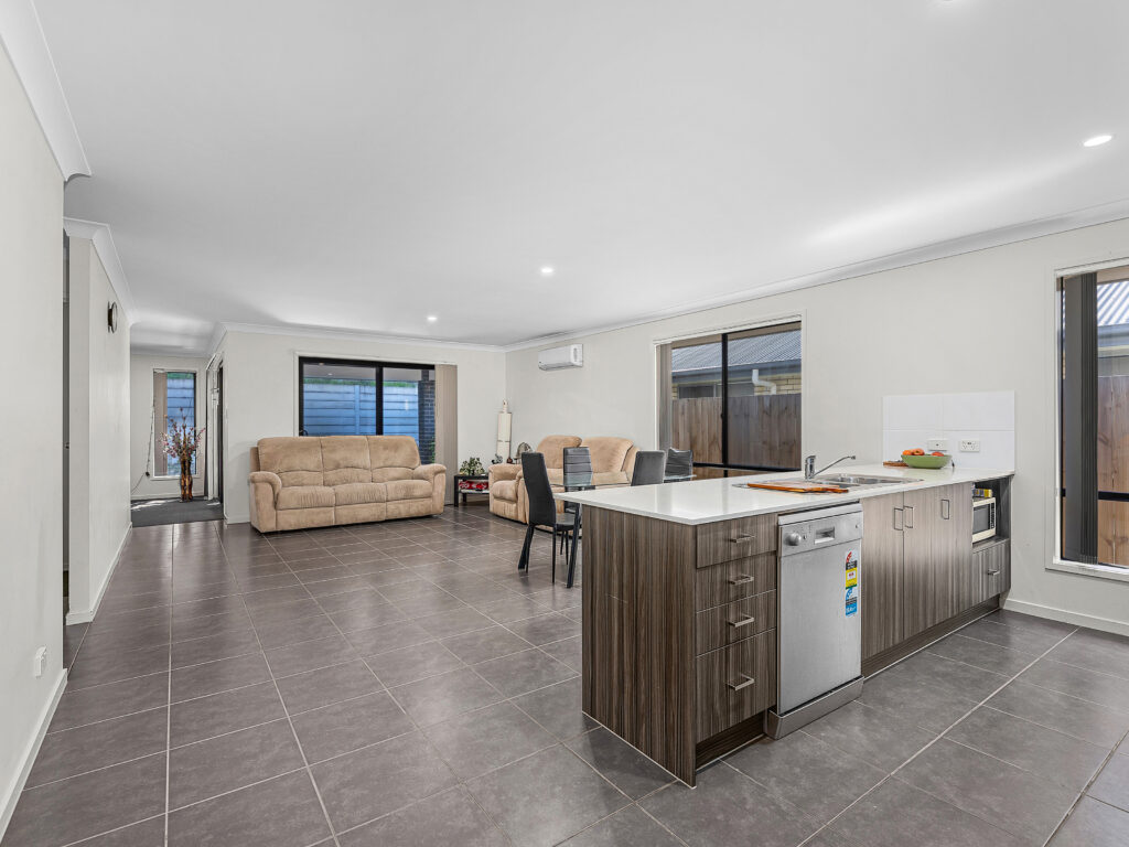 44 Eucalyptus Crescent, Ripley, QLD 4306