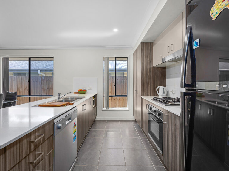 44 Eucalyptus Crescent, Ripley, QLD 4306