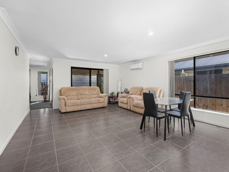 44 Eucalyptus Crescent, Ripley, QLD 4306