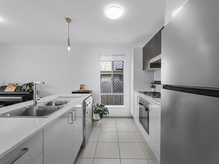 9 Myrtle Street, Deebing Heights, QLD 4306