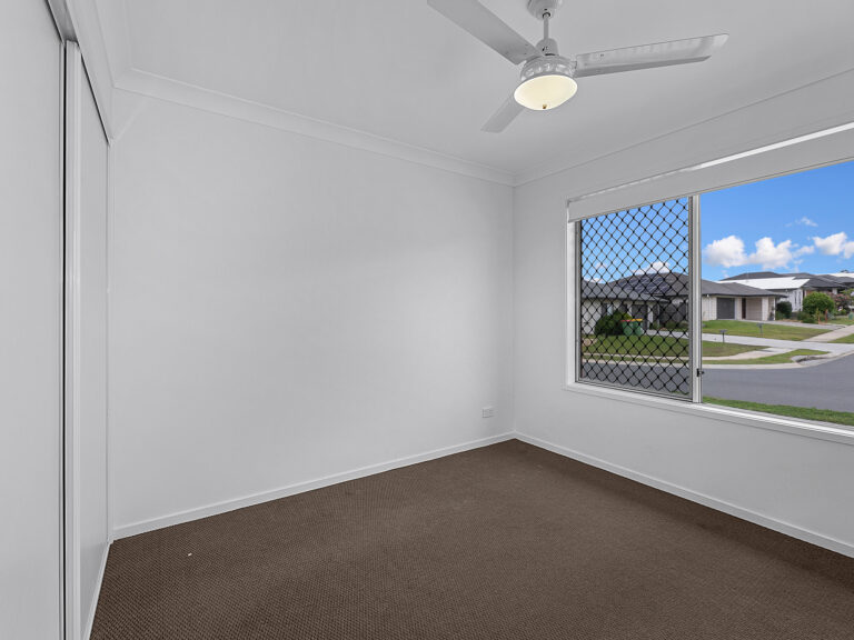 9 Myrtle Street, Deebing Heights, QLD 4306