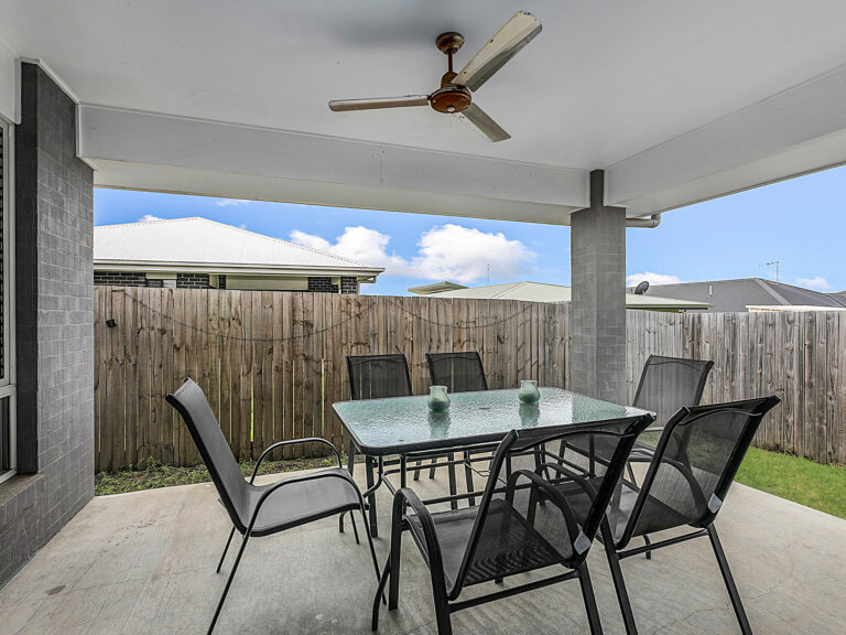 9 Myrtle Street, Deebing Heights, QLD 4306