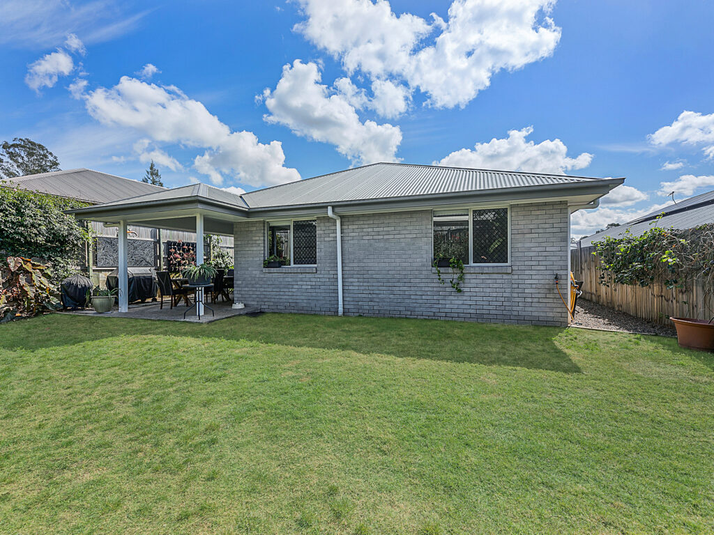 8 Loghopper Court, Redbank Plains, QLD 4301