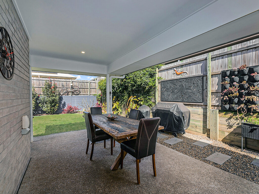 8 Loghopper Court, Redbank Plains, QLD 4301