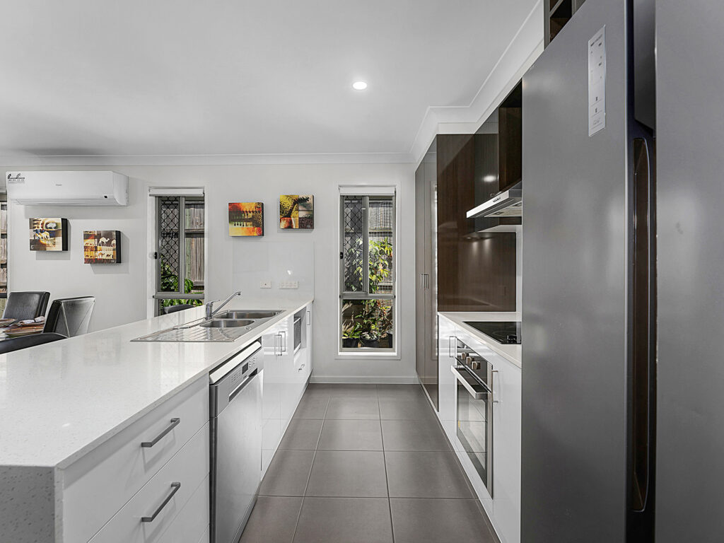 8 Loghopper Court, Redbank Plains, QLD 4301