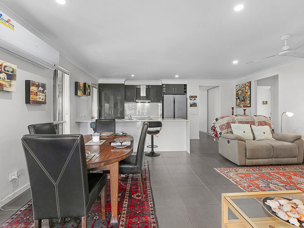 8 Loghopper Court, Redbank Plains, QLD 4301