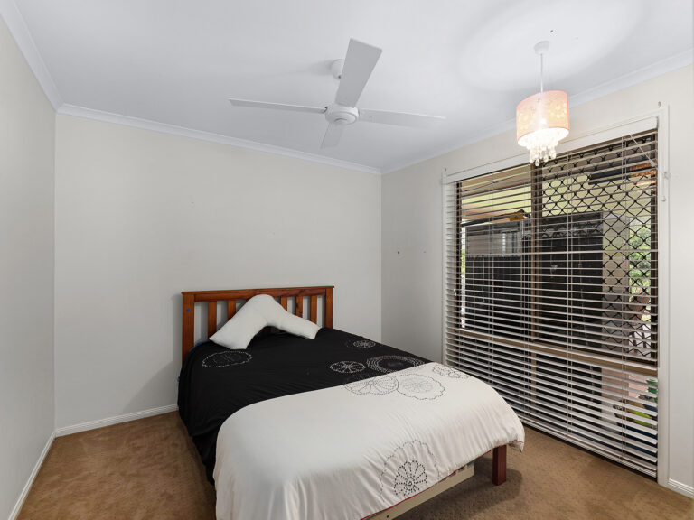 32 Phar Lap Parade, Karalee, QLD 4306
