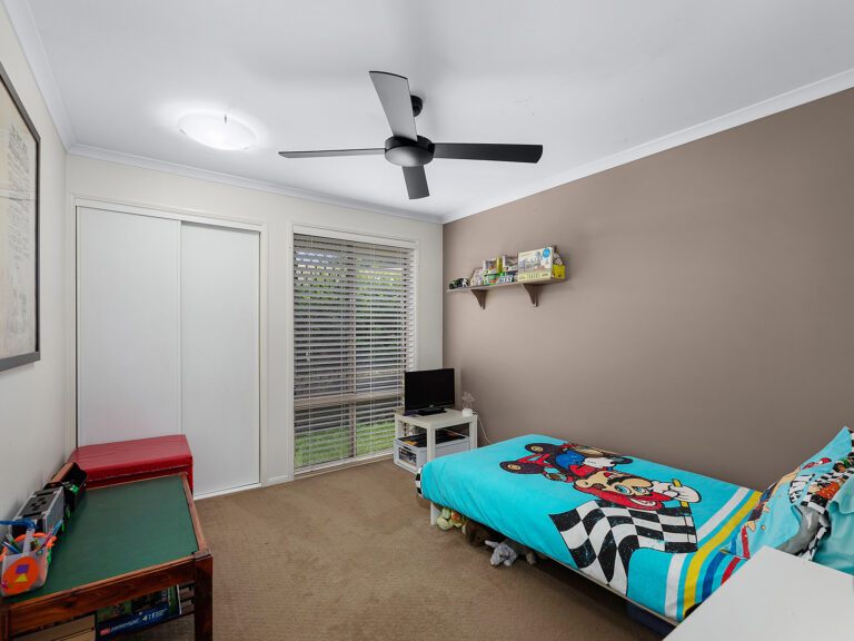 32 Phar Lap Parade, Karalee, QLD 4306