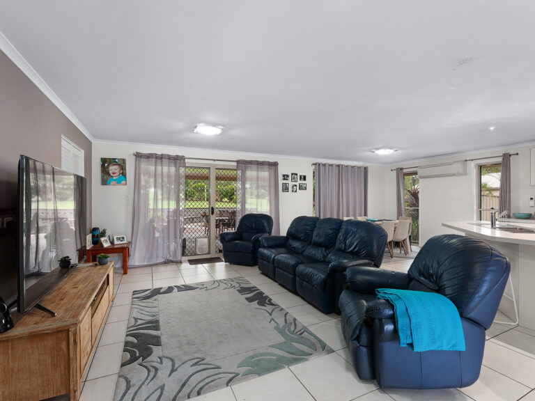 32 Phar Lap Parade, Karalee, QLD 4306