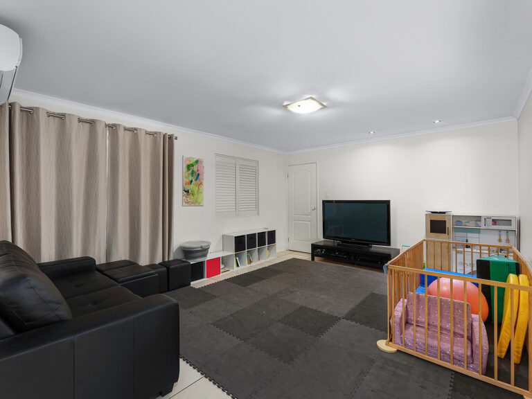 32 Phar Lap Parade, Karalee, QLD 4306