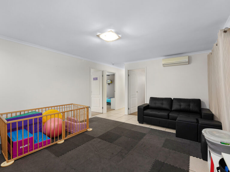 32 Phar Lap Parade, Karalee, QLD 4306