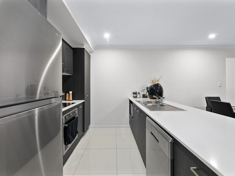 8 Henbury Street, South Ripley, QLD 4306