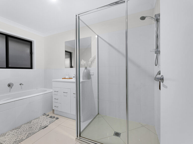 8 Henbury Street, South Ripley, QLD 4306