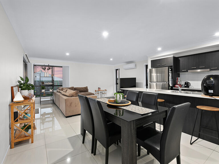 8 Henbury Street, South Ripley, QLD 4306