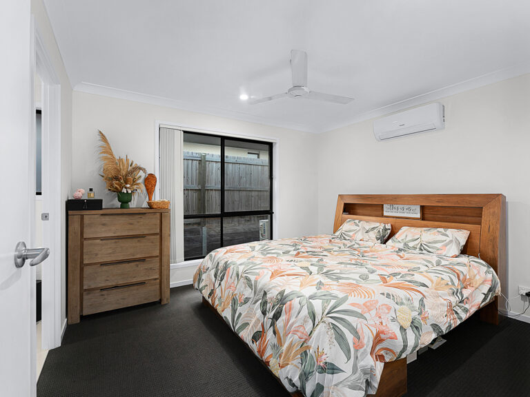 8 Henbury Street, South Ripley, QLD 4306