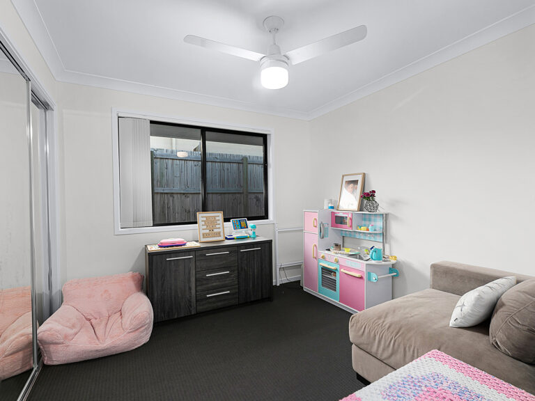 8 Henbury Street, South Ripley, QLD 4306