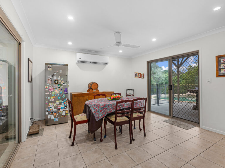 55 Stuart Street, Barellan Point, QLD 4306