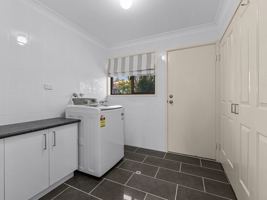 24 Edwards Drive, Albany Creek, QLD 4035