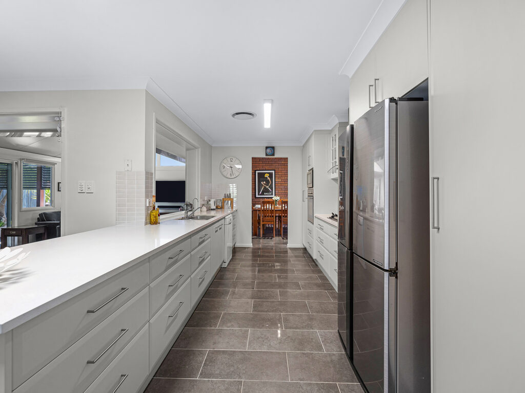 24 Edwards Drive, Albany Creek, QLD 4035
