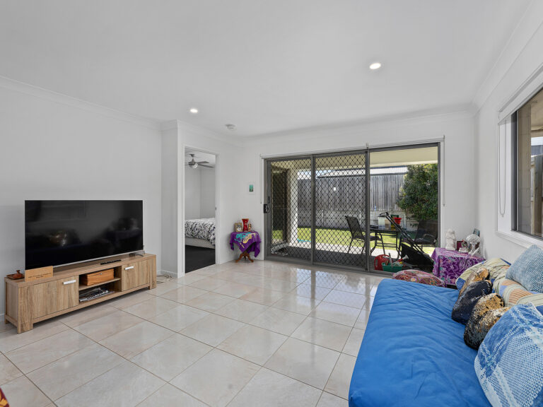 6 Eucalyptus Crescent, Ripley, QLD 4306