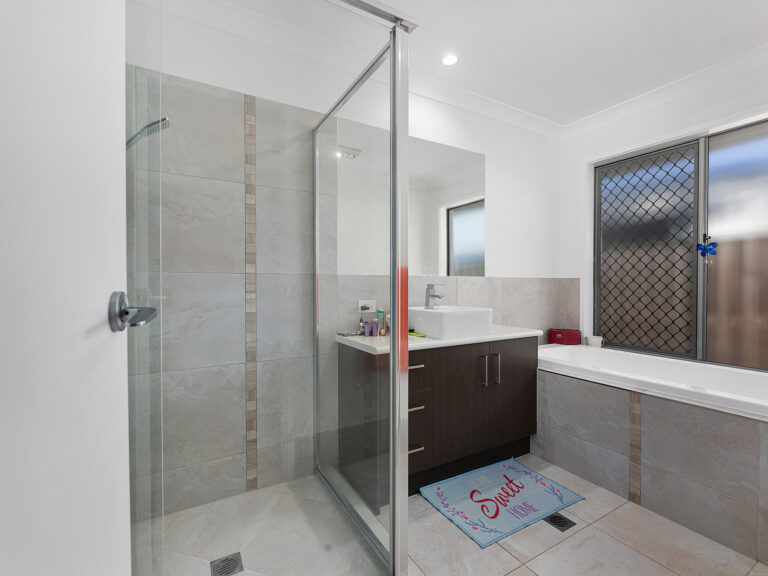 6 Eucalyptus Crescent, Ripley, QLD 4306